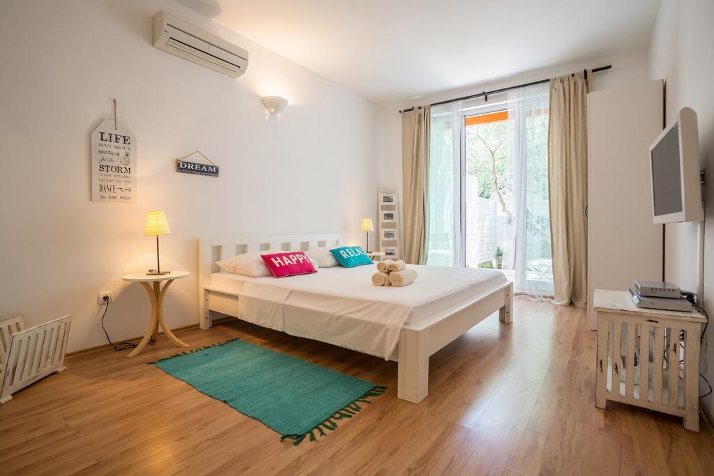 Zlatni Bol Apartments Pokój zdjęcie