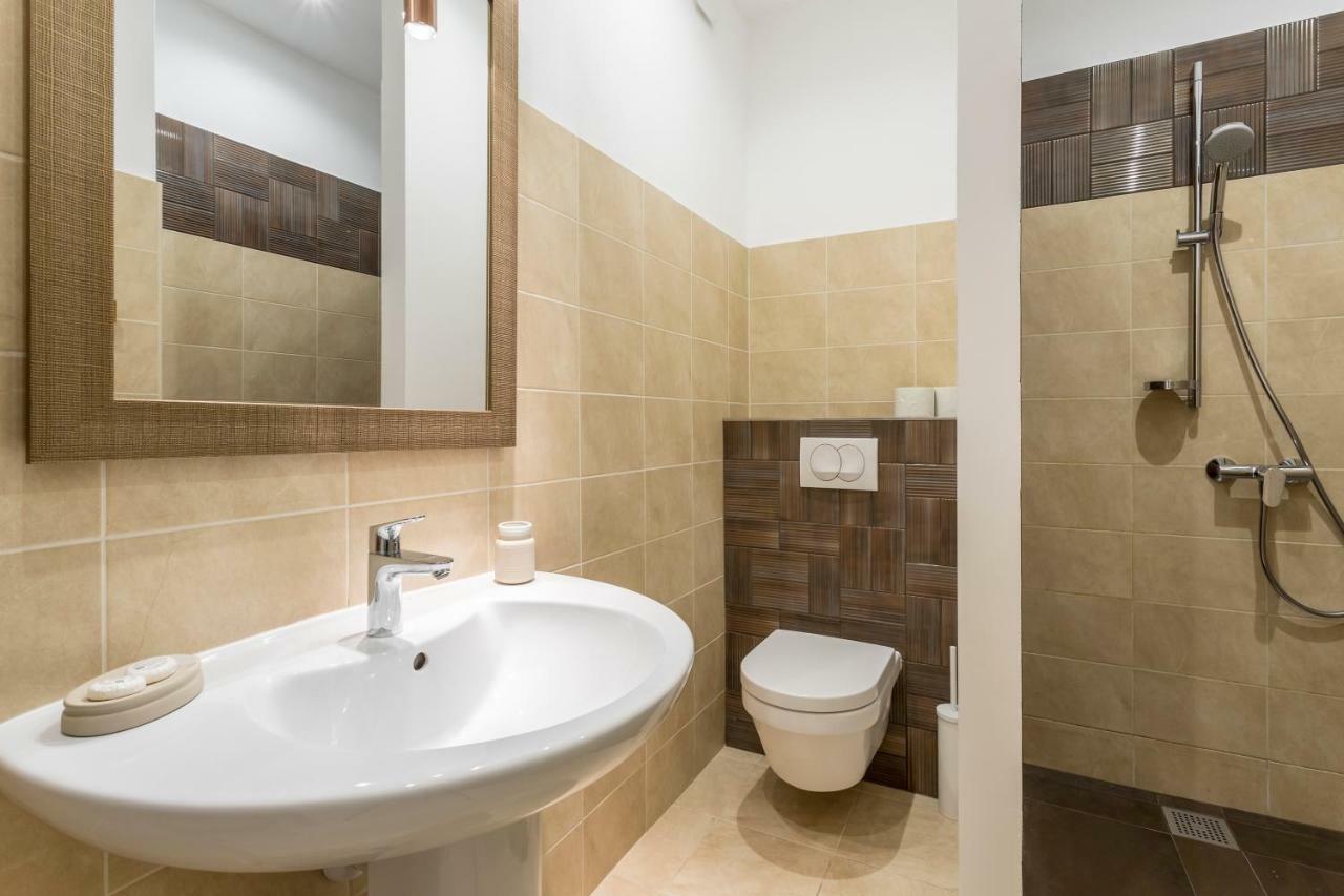Zlatni Bol Apartments Zewnętrze zdjęcie